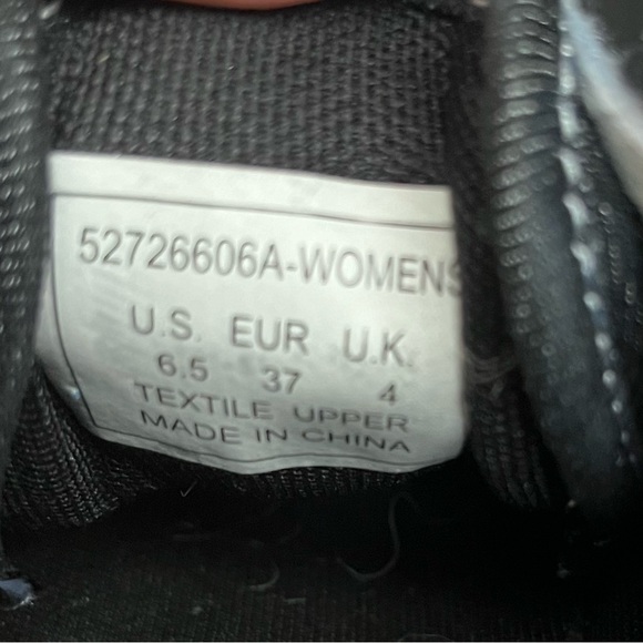 Levi’s dark rinse lace up sneaker size 6.5 US. - Picture 6 of 6